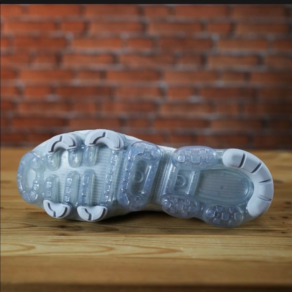Vapormax 3 Flyknit - Picture 4 of 6